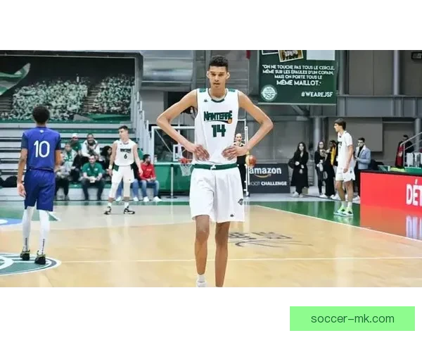 文班亚马：全队团结合作互相支持 我们将继续坚持为球队做出无声贡献